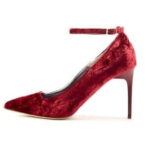 OSCAR DE LA RENTA crushed red velvet stiletto pumps heels